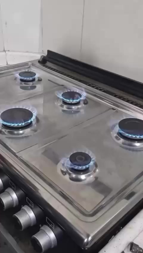 سلام عليكم صيانة طباخات الغازيه والكهربائيه
صيانه داخل المنزل كادر متميز نتواجد في كافة المحافضات
الاتصال ع رقم ***********
