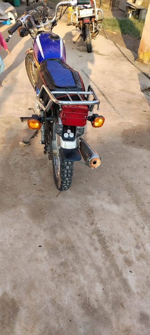 سلام عليكم دراجه اربعه كير﴿ كلك﴾مكفول وعلئ حسب الاصول محرك برقي مامفتوح بيه جاهزه من  كلشي السعر 400وبيه مجال للطيبين المكان جصان قريه مرزابات الاستفسار الاتصال برقم ‏‪***********‬‏﴾﴾
