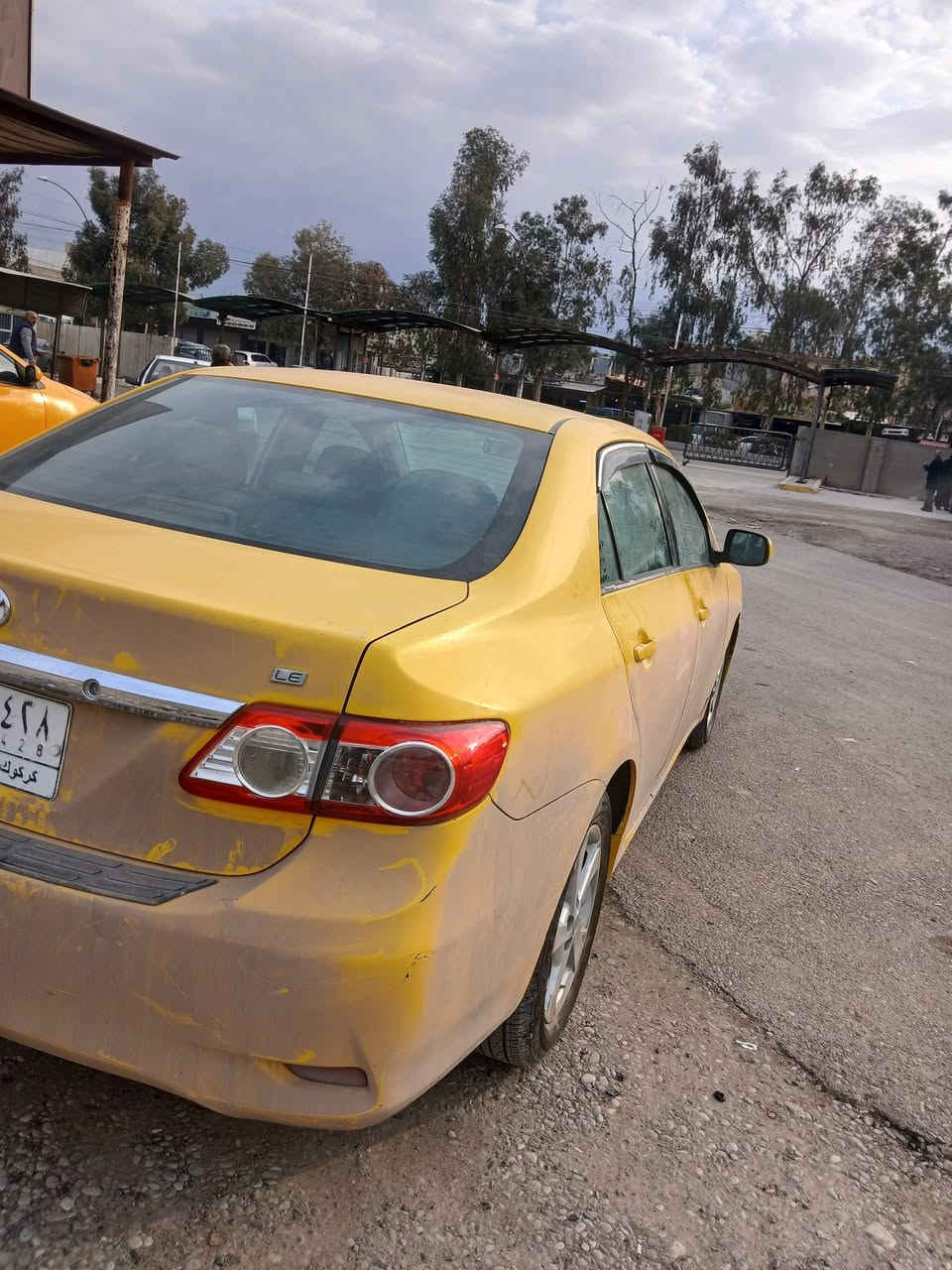 تكسي كرولا 2013 رقم كركوك عاج به ***********
به ناو خؤمه وه يه جاملغ بيشه وه يه كيكي بيلادي يه كيكي ره شه به شه رت كيرو مه كينه و ته حويل
