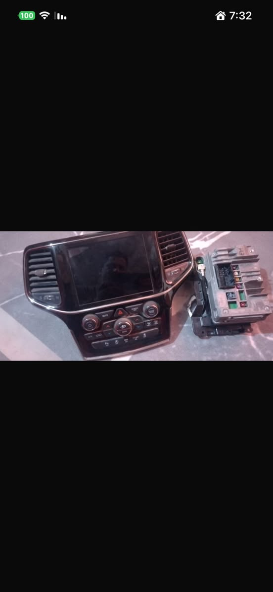 سلام عليكم شاشه والكارت مالتهه لبلادي كاربلي مال جيب اصل 21 ***********
