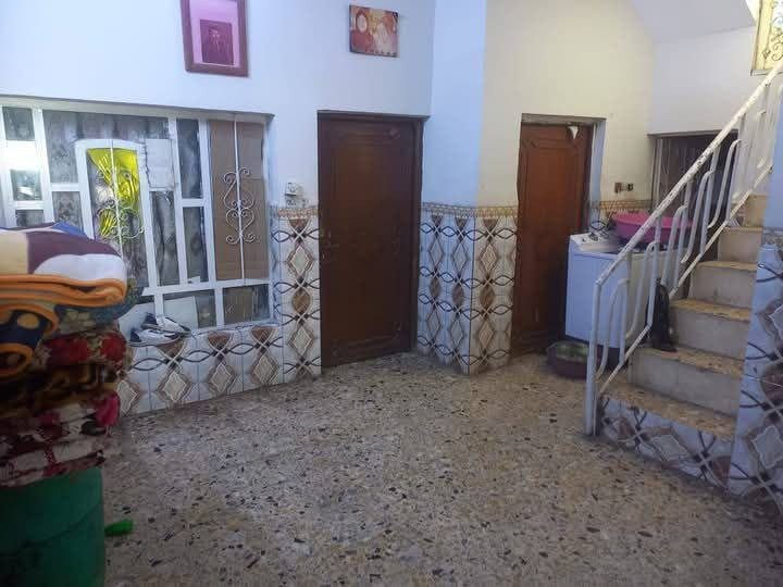 دار للبيع غرفتين واستقبال  او صاله اوملحقاتهه الغرفتين فوك سندويج منطقه حي الرحمه الشماعيه -لحد يدخل خاص غير موجود ارجو الاستفسار هذا الرقم  *********** السعر 120 او بيه مجال مساحه 150
