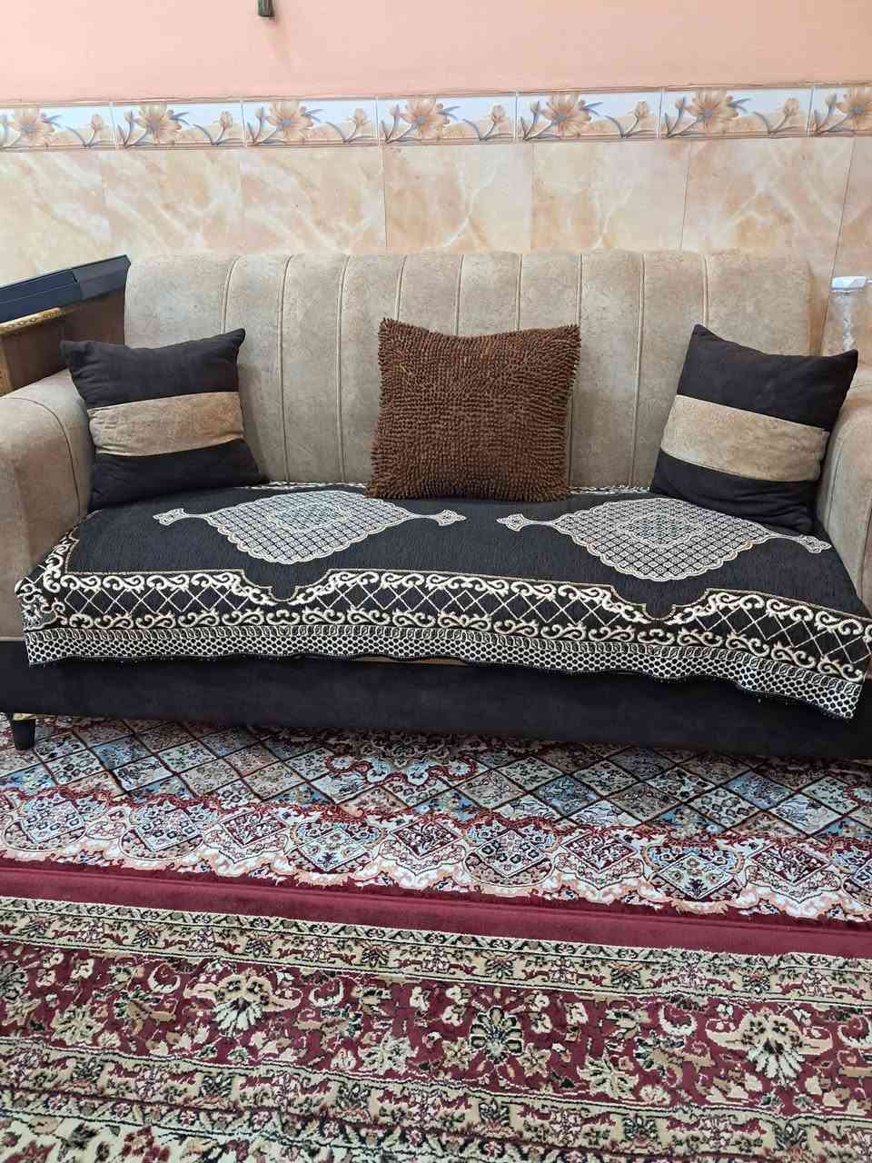 تخم قنفات اخو الجديد استعمال قليل 
10 مقاعد .كربلاء الانتفاضه الثانيه
السعر 300
للاستفسار الاتصال ***********
