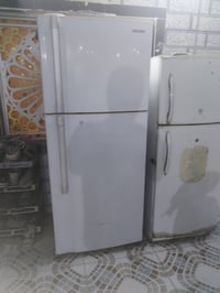 ثلاجات للبيع