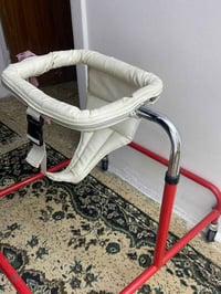 للبيع حجلاة جماعة الضمور الدماغ شلل رباعي السعر ٣٠ الف وبيها مجال مكان...