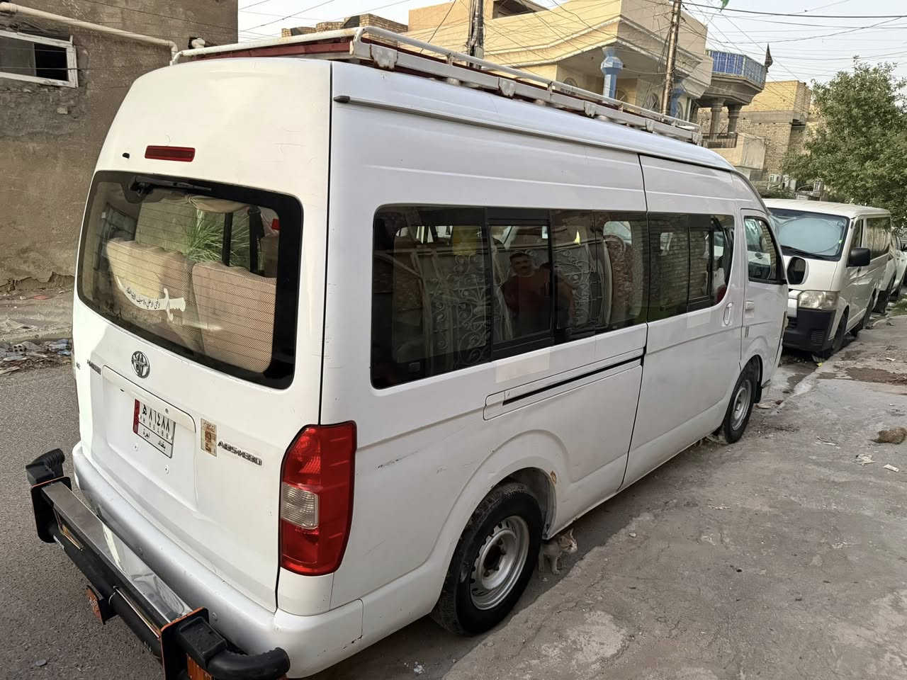 السلام عليكم
سياره H2  موديل ١٩ 
رقم بغداد 
منظومه غاز
تبريد شغال تقوية فانات +مراوح
مكينة كير اكسل كفالة 
سيارة ماشية ١٣٠ حقيقي 
سيبايه ودرع 
بيهه صبغ ربع لباب الاسلايت وبعد لباب الاسلايت ول طويلة هاي طخة موضحة بل صورة 
وباقي لسياره مكفوله
السعر ١٥٧ السياره مطلوبه غرامات حوالي ١٨ورقهً تنزل من سعر السياره
الاتصال ***********

