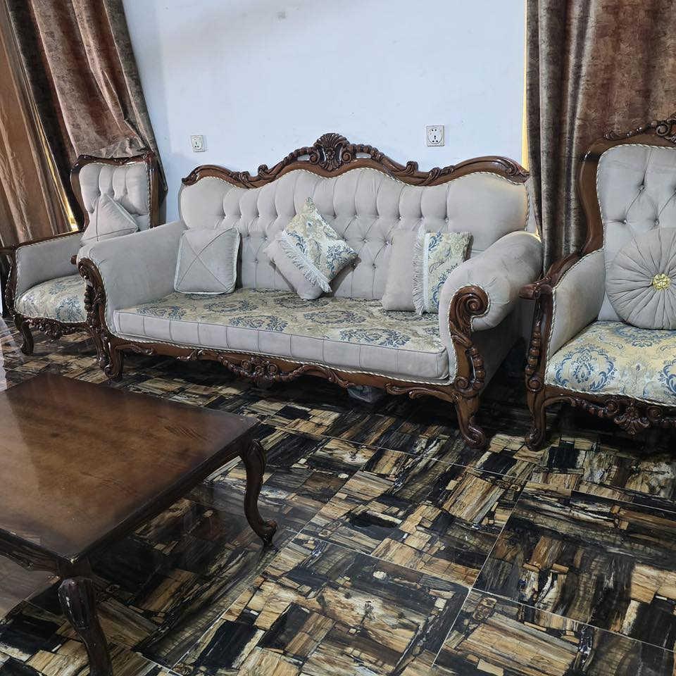 السلام عليكم تخم للبيع العنوان الدورة السعر مليون ***********
