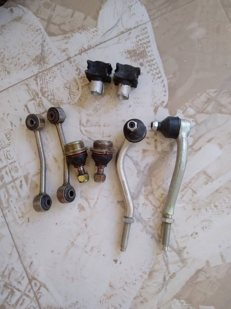 سلام عليكم عندي غراض البيع بيجو سمند درع هوك نوزلات ماطور مروحة بوربرنات هاوزن  اي سي كاز كيت جديد  صدر نقص بس بوش طبلة مكاني الشعب ***********
