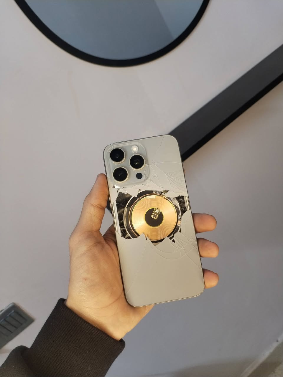 سلام عليكم
ايفون ١٥برو ماكس
الجهاز امانه نضيف كلش بس وكع من يدي حتركت شاشه وضهر نكسر وكشي مابي مبايل جديدد بكيت وكيبل وياه صارله شهرين من خلص الضمان مالته
بطاريته ٨٥
ذكره ٢٥٦
عنواني تقاطع درويش
رقمي ***********
رايده ب500 وبي مجال
