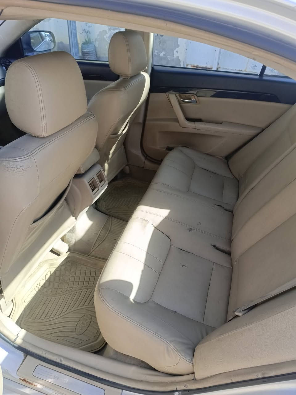 السلام عليكم ، EC8 للبيع
مكينة كامري 2400 

كير عادي 

كير ومكينة مكفولات 

تبريد ثلج مبدل منظومة تبريد كاملة جديدة 

حدادية جديدة 

السيارة مصبوغة حزام بدون حادث شاصي مكفول وتكم مكفولات 

مشروع وطني السنوية لحد 2028 

السيارة جاهزة من كلشي كهربائيات ومكينة وكير وتبريد وحدادية برغي ما ناقصها 

السعر 60 

مكاني نجف 

***********
