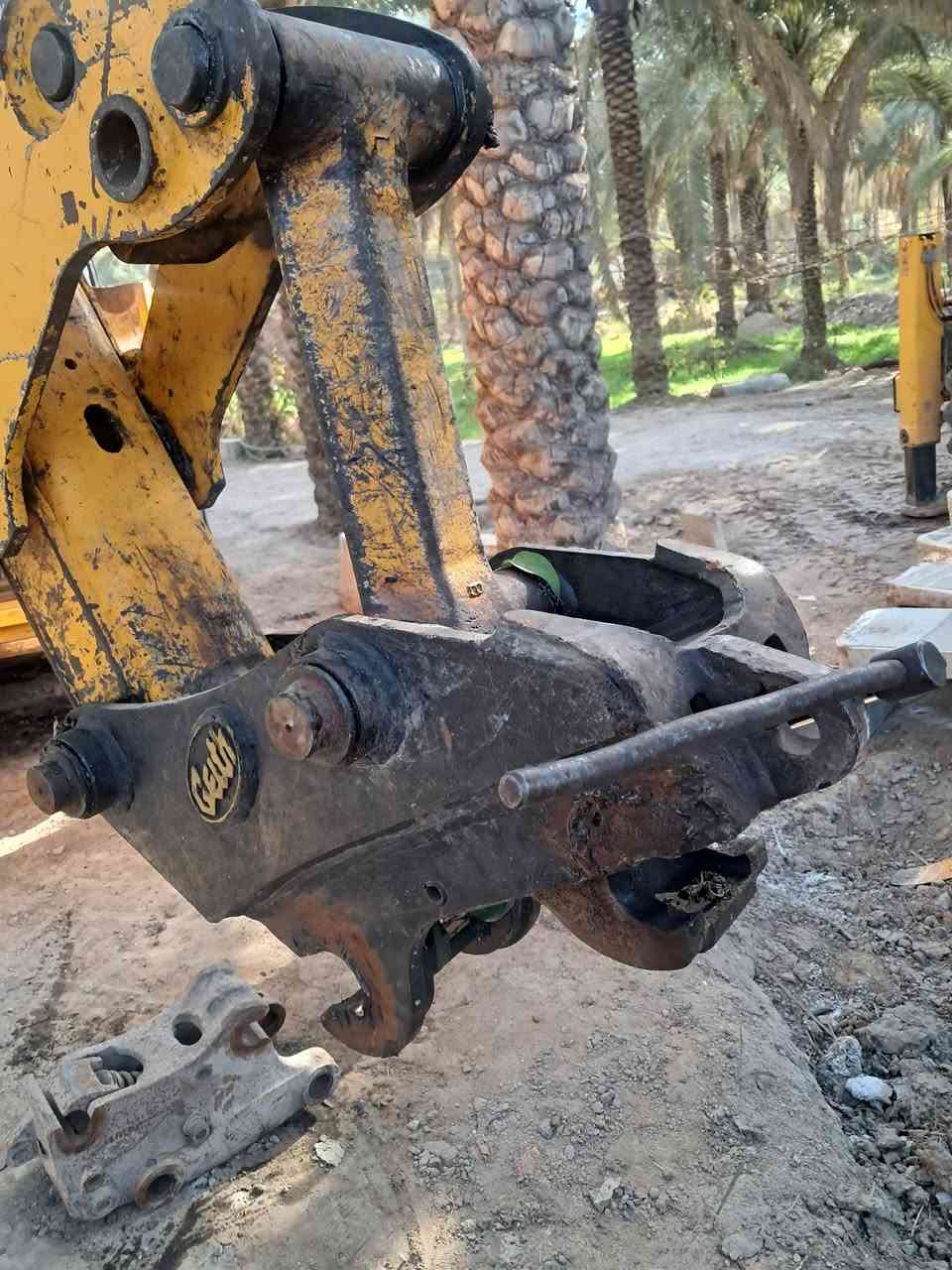 البيع كماشه مال جي سي بي  جديده بوشا جدد مابيه نقطت ملعب عنوان كربلاء الحسينيه سعرها ٦٥٠ بيها مجال  شراي ينتصل ***********
