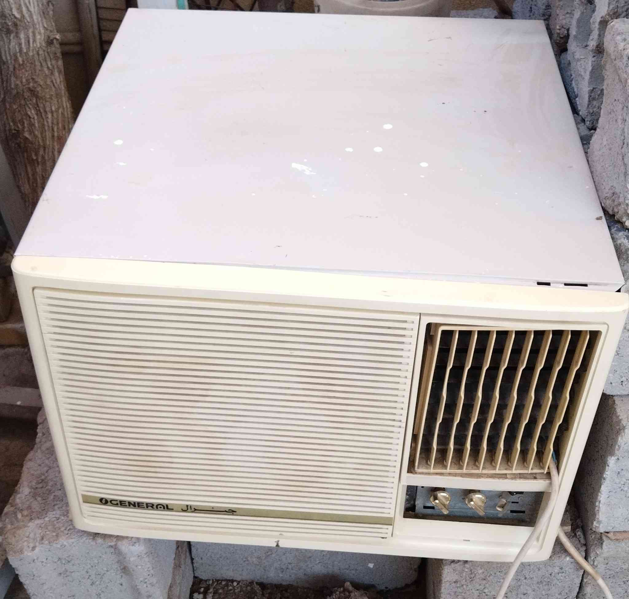 ا
لسلام عليكم ،،من رخصة الادمن

مكيف جنرال باب أول صارله عندي 

بحدود ال١٥ سنه والكومبريسر الموجود بداخلها مال القاعده

والمكيف بحاله ممتازه وتبريدع جيد جداً السعر ٢٥٠ الف ،،،والضمان حسب طلب المشتري هذا رقمي***********
ملاحضه،،،سبب البيع تغيير في البناء
