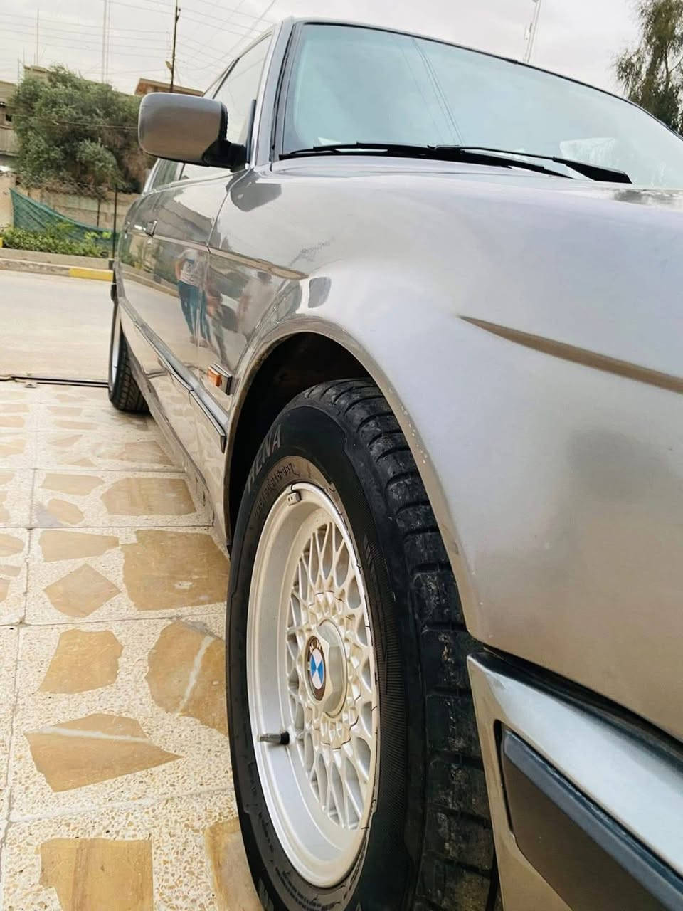 بي ام 525 اصل وارد ياباني موديل 91 بيها ملاحضات بصيطه كير ومحرك شرط رقم نينوى السعر خاص رقم موبايل ***********
