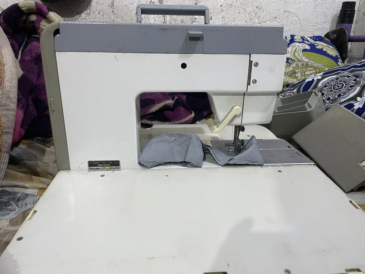 مكينة للبيع موضحة بصورة ممستعملة هواي بيه دشلي مكسور ماعرف مال شنو بس شغالة تخيط خلي سعر واخذه مكاني بغداد ماكو توصيل


**إذا كنت صاحب هذا الإعلان وتريد حذفه لأي سبب، رجاءا أرسل رسالة إلى الدعم الفني**