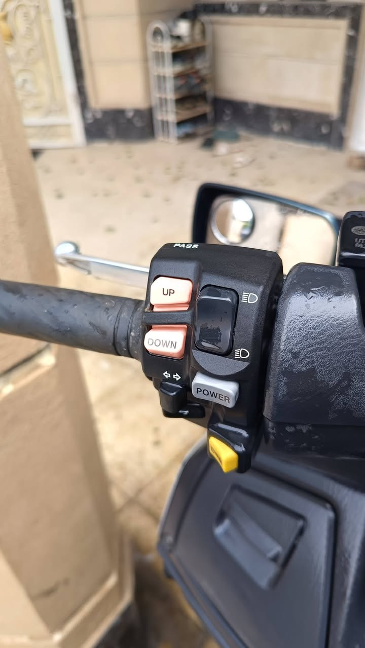 السلام عليكم سكاي ويف 650 برجمان الدراجة نضيفة جدا ماشيه 40 الف تقريبا بلادية مملعوب بيها شرط شلعة ومعدل الدراجة بدون رقم مكاني بغداد البلديات السعر 13 $ ورقة للأستفسار ***********
