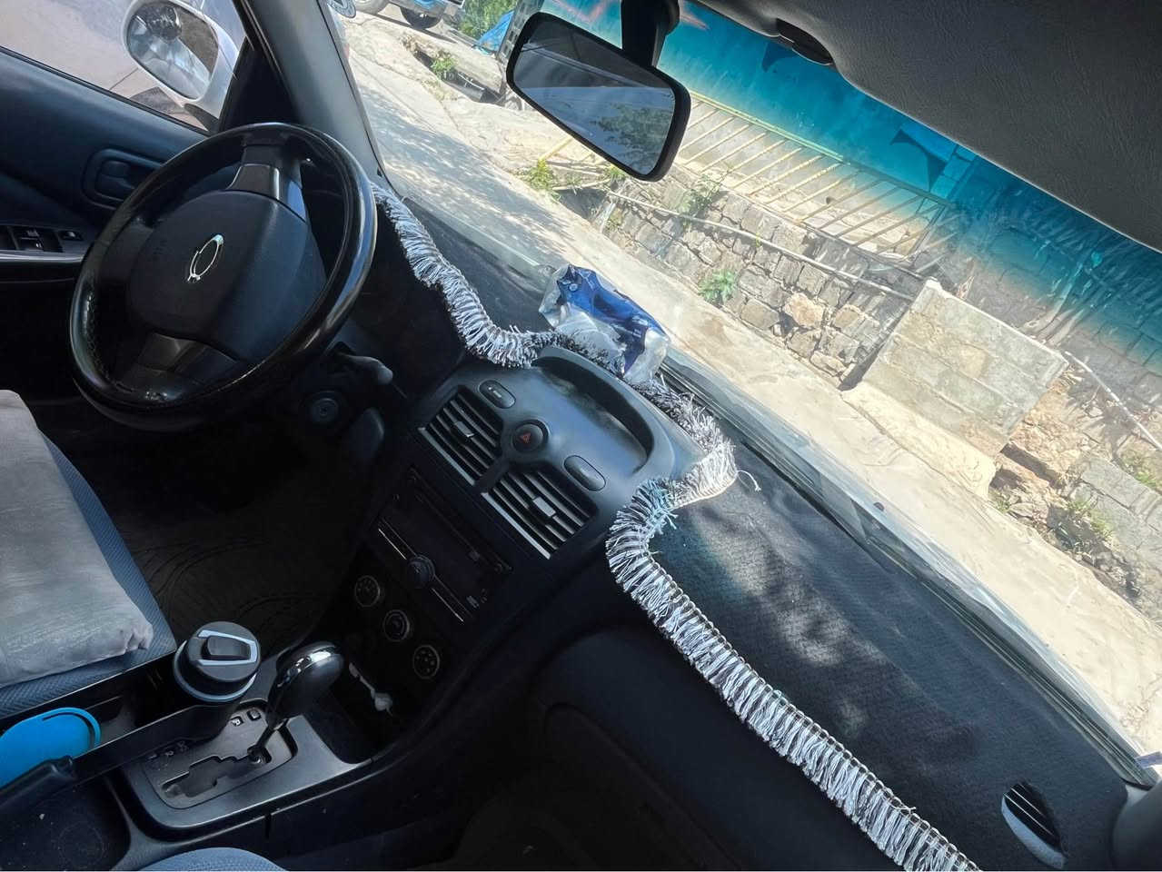 نیسان سامسونگ ٢٠٠٩
سپی بەفری 
یەک چاملەغ سبوغ پێشەوە سبوغ 
گێڕ و مەکینە بەشەرت 
تەقە و ڕەقە بەشەرت توند و تۆڵە 
سەیارەکە زۆر جوان ماوەتەوە 
بتەحویل بەشەرت 
شوێن هەریر 
ڕەقەم تەلەفۆن ***********
٩٨ و محامەلەیەکی برایانە أربيل, العراق
