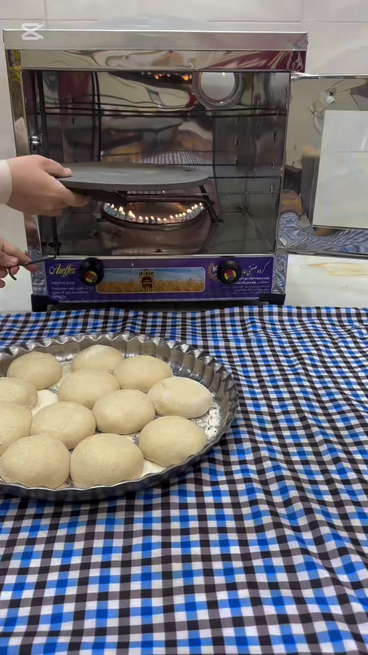 #فضلاً_وليس_امراً_لايك_ومتابعة#ثلاثه في واحد هو فرن هو خبازه #توصيل كلّ محافظات العراق #تواصل واتساب ***********
