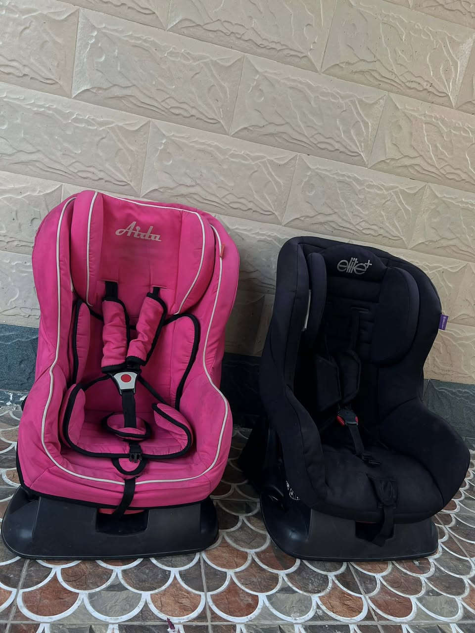 عندي هذني كراسي اطفال مال سياره اريد ابيعهن ، سعر الكرسي 30 وبي مجال


**إذا كنت صاحب هذا الإعلان وتريد حذفه لأي سبب، رجاءا أرسل رسالة إلى الدعم الفني**