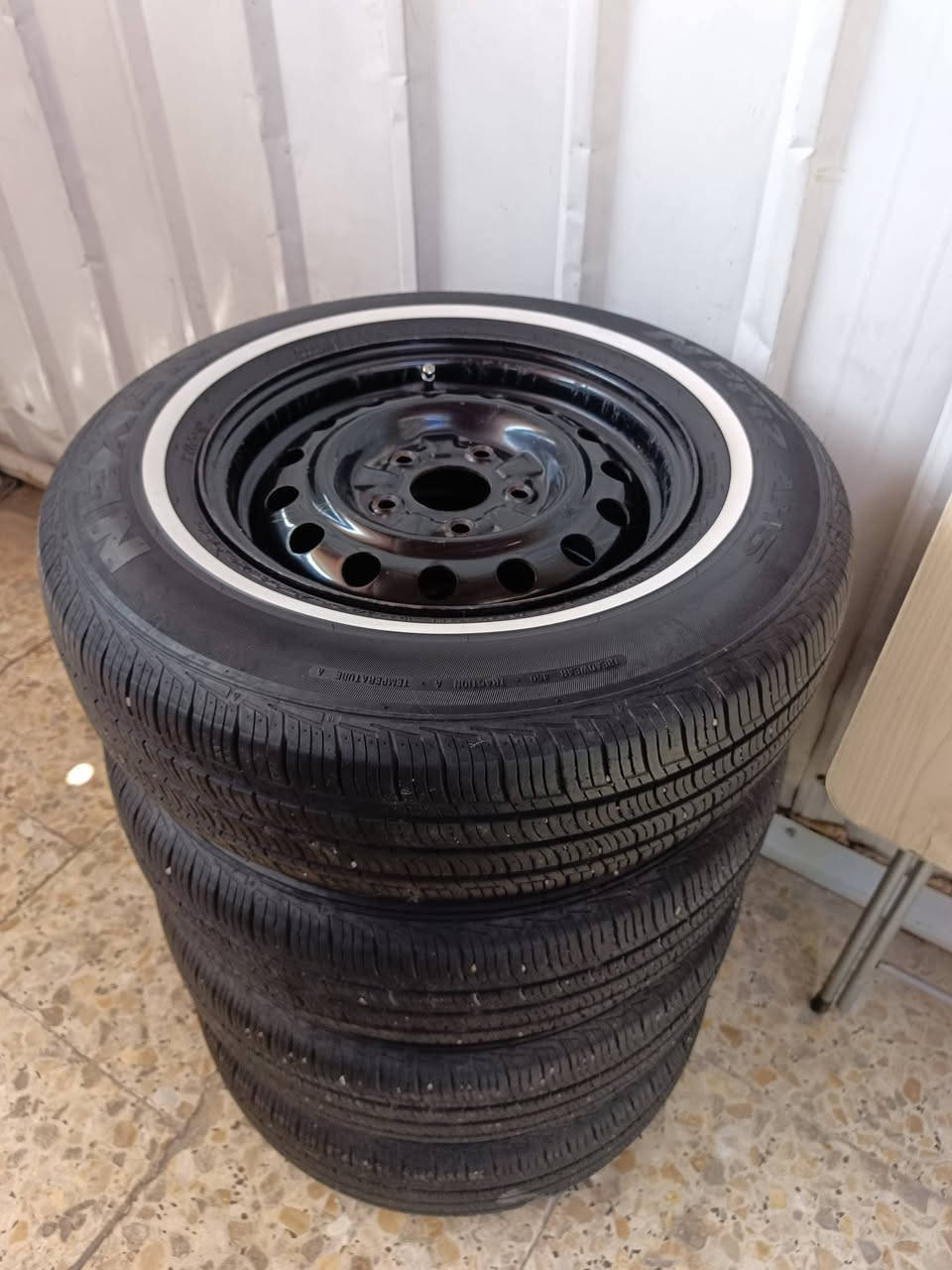 السلام عليكم  🫡

للبيع تحويره 14 مازده  ويل و تايرات نكسن عالي 👍

ترهم فورتي و النترا و كورلا ترهم خليجي 👍

نضيف 100/90 👍  ب 400 الف 👍

مكاني بغداد البلديات شارع 30 🤞

***********🤙
