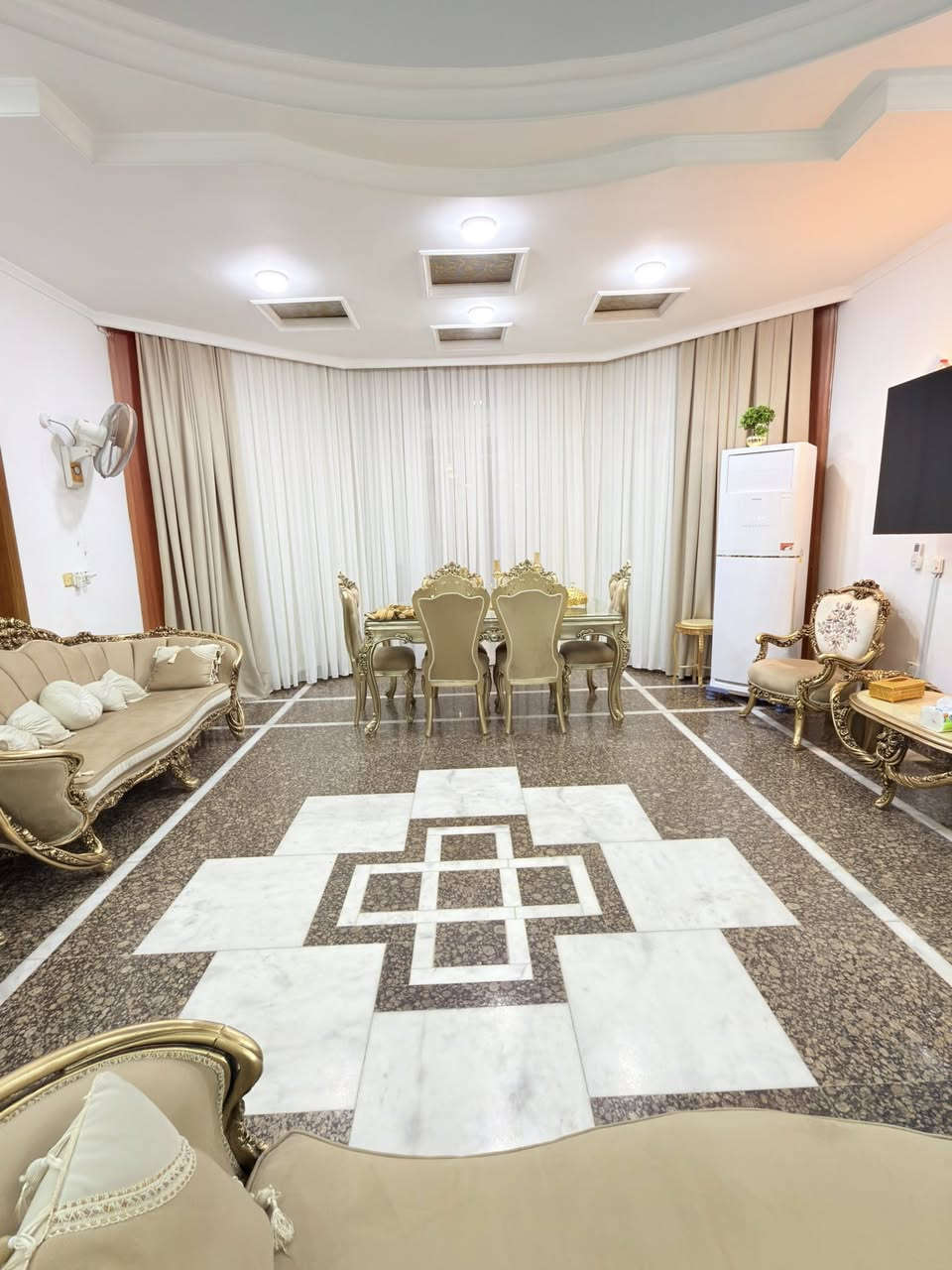 ‼️من العروض المميزة‼️

⭕️دار للبيع في حي الكرامة الاولى خلف الفنهراوي 

⭕️المساحة ٤٤٤م طابو صرف الواجهة ١٧ونص 

⭕️بناء حديث 

⭕️الطابق الارضي يحتوي على صالة وهول ومطبخ حار وبارد وغرفتين نوم ومجمع صحيات 

⭕️الطابق الثاني يحتوي على ثلاث غرف نوم ماستر 

⭕️لطلب السعر مراسله الصفحة او الاتصال على الارقام 

*نستقبل جميع عروضكم السكنية 🏠 والتجارية 🏡 بكافة مناطق الحلة 
……………………………..
للمزيد من المعلومات⬇️

*مراجعة مكتب بابل الكائن في شارع ٦٠ مقابيل حلويات ريف دمشق اوكراج ناجي كماش سابقاً او الاتصال ☎️ 

***********ابو احمدالاسدي  
***********احمد الاسدي
***********امير الاسدي
