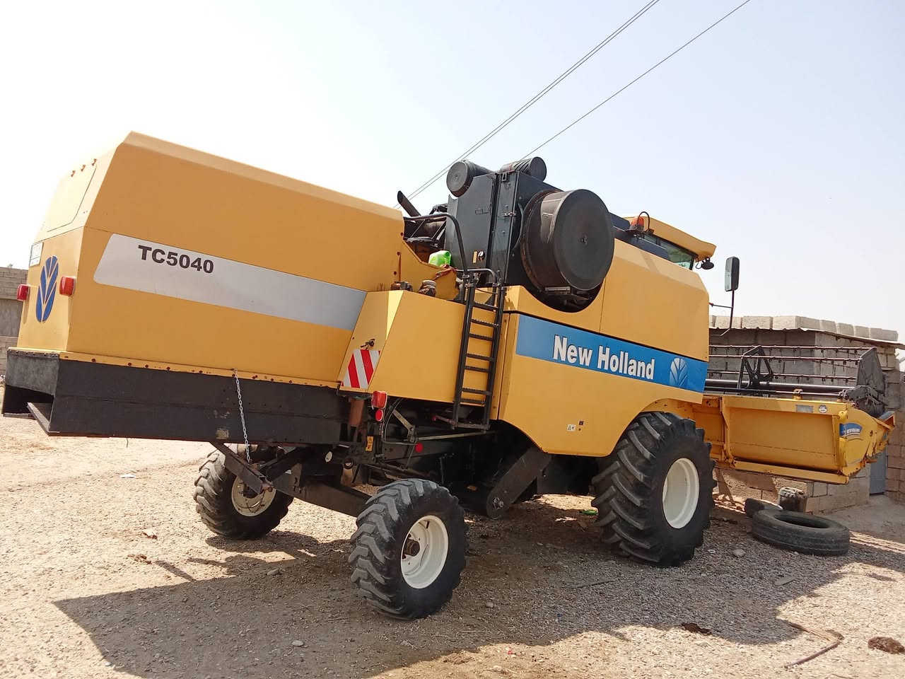 السلام عليكم
حاصده للبيع موديل 12 رقم ذيقار حره 
مكفوله لا طك ولا لحيم محرك شركة 
مكانهه ديالى خانقين للستفسار خاص او الرقم ***********
