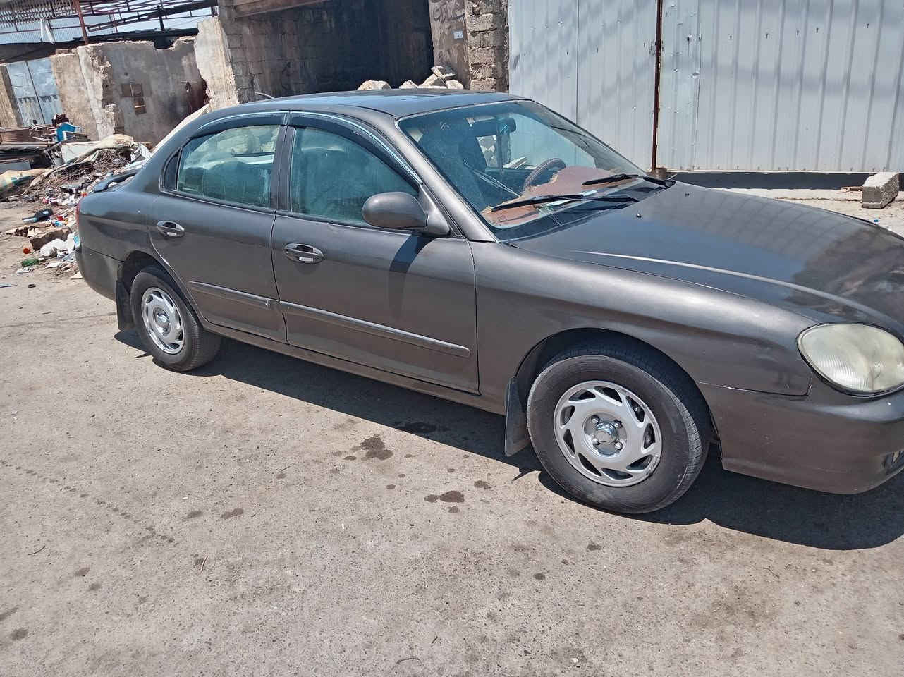 السلام عليكم ورحمة الله وبركاته
للبيع سوناته مديل 2000 رقم صلاح الدين انكليزي  تحويل مباشر باسمي محرك كير تبريد ياباني ثلج  صدر امامي خلفي  تخم تاير كله جدد شرط جاهزه من كلشي الف دينار  مذب عليه مكان السياره صلاح الدين بلد
السعر ٢٩ وبيه مجال اتصال ***********
