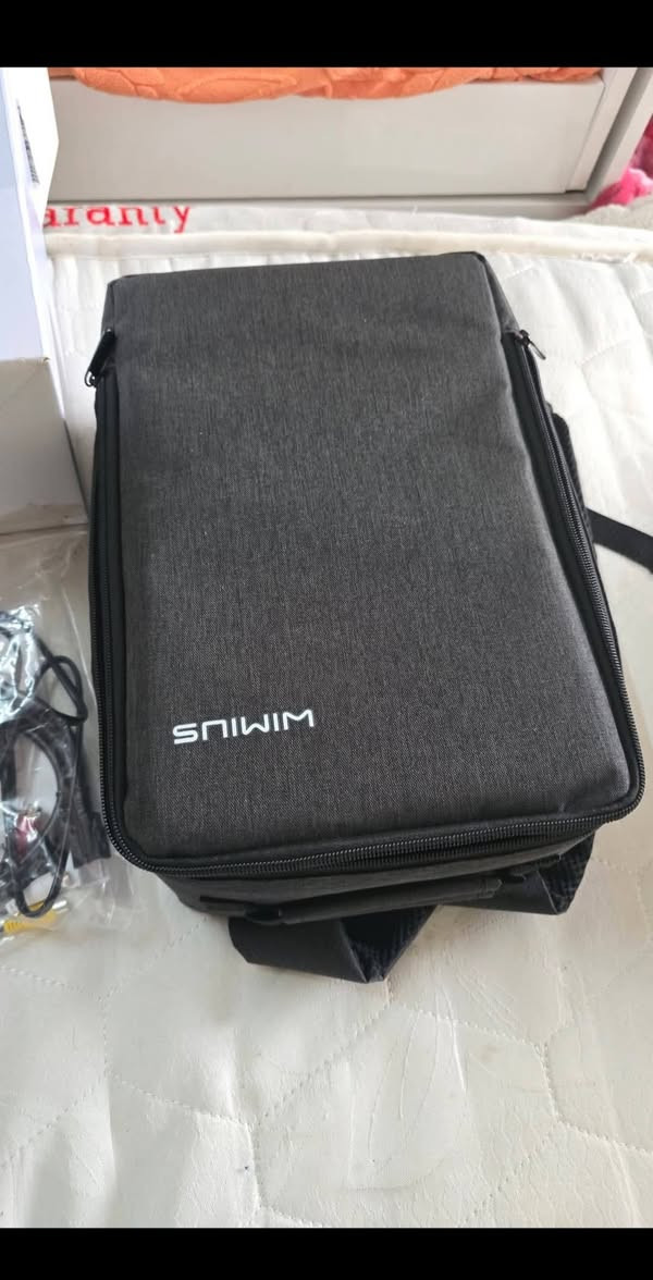 سلام عليكم داتا للبيع مواصفات الـ داتا شو p62:
، وتي في ستيك (TV Stick).
عمر العدسة: عمر طويل لمصدر ضوء الـ LED (أكثر من 25000 ساعة).
التصغير والتكبير: إمكانية التحكم بحجم الصورة (Zoom) بنسبة تصل إلى 
 عبر الريموت. 
يأتي الجهاز غالبًا مع حقيبة أنيقة لسهولة التنقل، وهو مناسب جداً للاستخدام المنزلي، الكوفي شوب، وعروض العمل. 
سعر100 مكاني بغداد الامين الثانية


**إذا كنت صاحب هذا الإعلان وتريد حذفه لأي سبب، رجاءا أرسل رسالة إلى الدعم الفني**