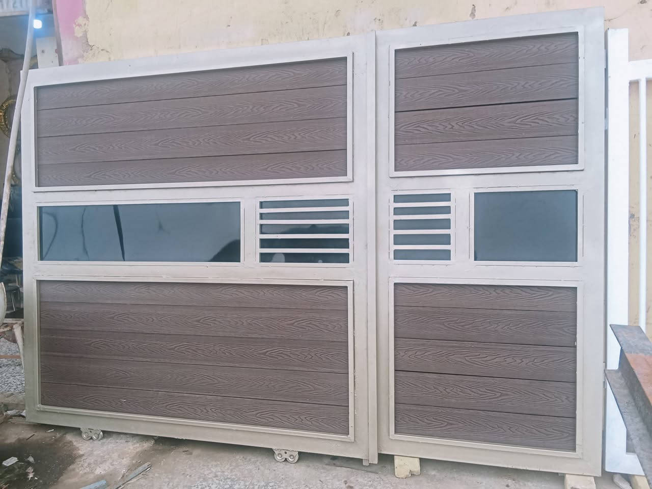 بيبان جديد تزكام درجه اواله 2 ملم حديد ثقيل في كوت سياسين رقم ***********
