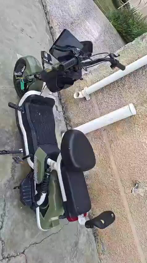 دراجة شحن لبيع متروكة ماعرف شبية ما تشتغل ابيعة على وضعيتة 150 وبية مجال اتصال ***********
