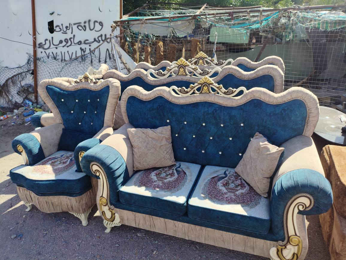 للبيع 🔥
تخم قنفات ملكي 10 مقاعد 👑🛋️
فخم ومرتب يليق بالبيت الراقي ✨

نظيف جدًا جدًا 💯
ما بي أي عيب أبدًا ✔️
نسبة النظافة 99%

🎨 اللون: بيجي ويا أزرق – لون هادئ وراقي
💎 شغل توصاه درجة أولى وثقيل يتحمل

💰 السعر: 650 ألف وبي مجال بسيط للجادين

📍 بغداد – حي الجامعة، نهاية شارع المصرف قرب الجمعية
📞 للاستفسار: *********** بغداد, العراق
