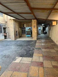 بيت طابقين مساحة ٣٠٠ ركن ٧ غرف  مع تشجير ٦٠٠ متر العبيدي الر ئاسه 0771...