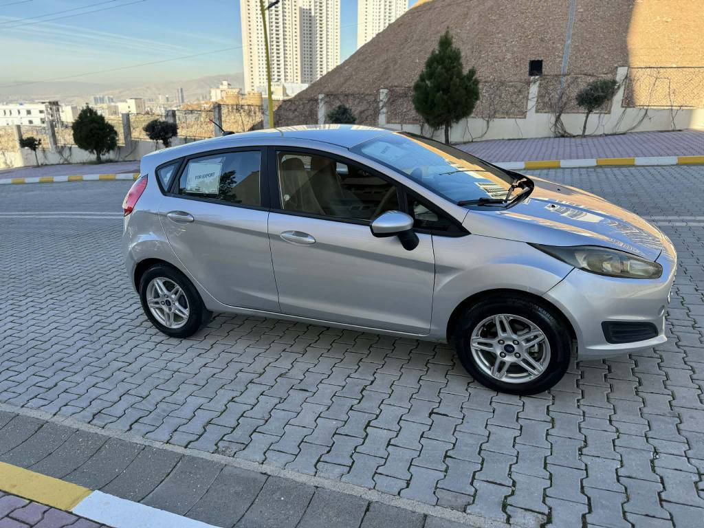 Se فۆرد فیستا 2019  مواسه‌فات 
‎ڕه‌نگی سلڤه‌ر
‎كامێراو شاشه‌ و ته‌حدید سورعه‌ و زۆر مواسه‌فاتی تر
‎دوو پارچه‌ی بۆیاخه‌ چه‌مه‌لاغی سایه‌ق و په‌ڵه‌یه‌كی بۆنیته‌كه‌ی شتی به‌ركه‌وتوه‌ بۆنیته‌كه‌ی بۆیاخ كراوه‌ته‌وه‌ بێ ناوگرتن بێ ئێرباگ 
‎ره‌سمی سۆنه‌ره‌كه‌ی دانراوه‌ 
‎سه‌یاره‌كه‌ جایزه‌و سه‌نه‌وی تا 2030 تازه‌یه‌
‎به‌ شه‌رتی گێڕو مه‌كینه‌و ته‌برید و ته‌قه‌و ڕه‌قه‌ 
‎چوار تایه‌ی تازه‌ی له‌سه‌ره‌
‎سعری ٩٣ گه‌ڵاو معامه‌له‌ 
‎ژ.م *********** السليمانية, العراق
