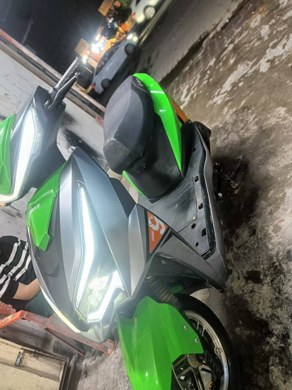 دراجه شحن سكنس نضيفه 
5 بطاريات 
كلشي شغال بيهه 
السعر 650 وبيهه مجال بسيط الي شراي يدخلي 
رقمي واتساب ***********
مكاني بغداد الشعب حي التجار شارع الاسواق المركزيه مقابيل كليه الأمام الكاضم
