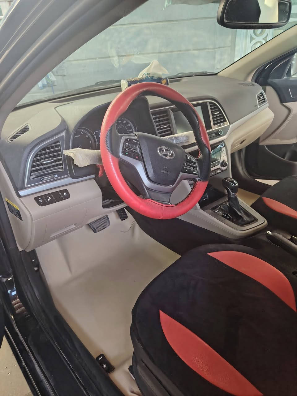 ألسلام عليكم
النتره موديل 18 وارد أمريكي دوش 
ماشيه 70 حقيقي
فول مواصفات بصمه فحته الإدار مري
كشنات تدفيه حداديه  ع بلاد
مكينه ع شرط مامفتوحه
رقم قادسيه
السعر 120 وبيه مجال
***********
مكان السياره الديوانيه
