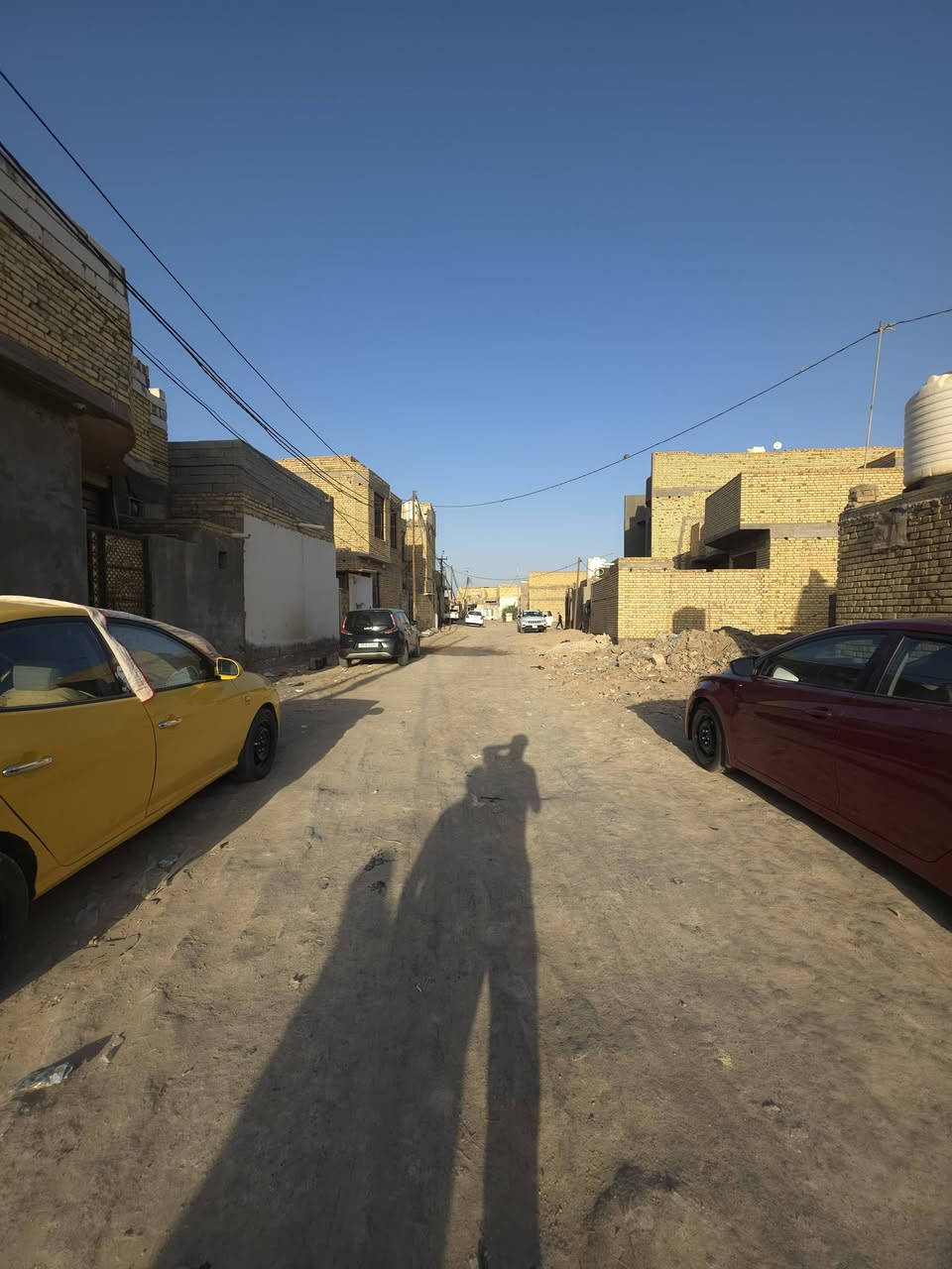 بيت للبيع زراعي مساحته 260 متر خلف المستشفى التركي يحتوي على غرفتين وصاله كبيره ودوانيه وصحيات داخليه وخارجيه ومناور اثنين وكافه الخدمات
***********
