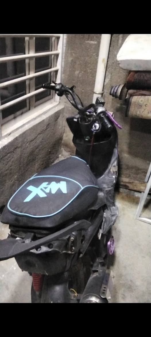 للبيع ماكس عدله 350. قفل 
فلكه سلمان باك 
الدراجه بوشه 49 اليوم حطيت لها صالنصه بلادي صوت ماينسمع ابدد 
الدرجه الكلج الخلفي البنز ومابيها قبق هندر طك فقططط
تجي تفحص الدرجه ما عجبتك الف هلا عجبتك الف هلا 
وتساب ***********
