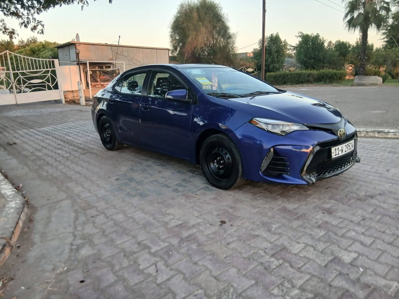 سلام عليكم مرخصة الادمن المحترم كورلا موديل ٢٠١٤ s
بيها  ٣ قطع صبغ بدون دواخل 
كير مكينه مكفول 
سياره فول مواصفات 
تحكم ستيرن جهتين 
شفتات سترين 
داخل جلد 
فتحه سلايت 
تبريد بيانو 
هيتر مري 
هيتر كشنات 
السعر ٩٤ وبيها مجال كلش قليل عنواني بغداد البياع 
***********
