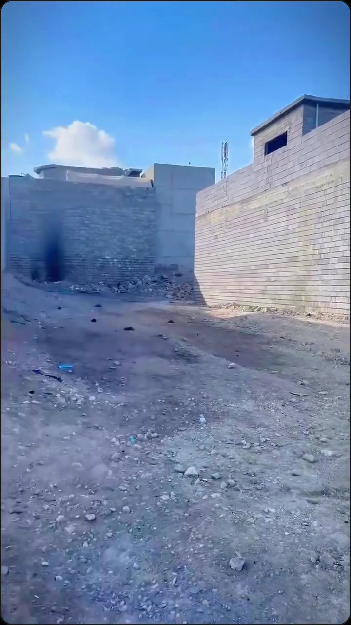 فرصة استثمارية ممتازة…
قطعه أرض للبيع بمساحة(300)م 
المنطقة حي العبور (الجانب الايمن)
مخدومة بالكامل (ماء/كهرباء/تبليط قريب جدآ )
مكاتبة مع صاحبها الشرعي مباشرة 
للأستفسار الاتصال على الارقام *********** / ***********

او عبر مراسلة الصفحة عبر خاصية الرسائل

