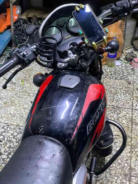 سلام عليكم بوكسر رقم وسنويه للبيع موديل ٢٠٢١ السعر خاص ***********
