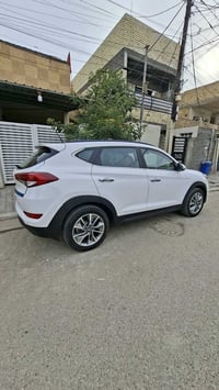 توسان 2018 خليجي للبيع  بنراما مرايات شفط تبريد قطعتين كامرة 3 انظمة  ...