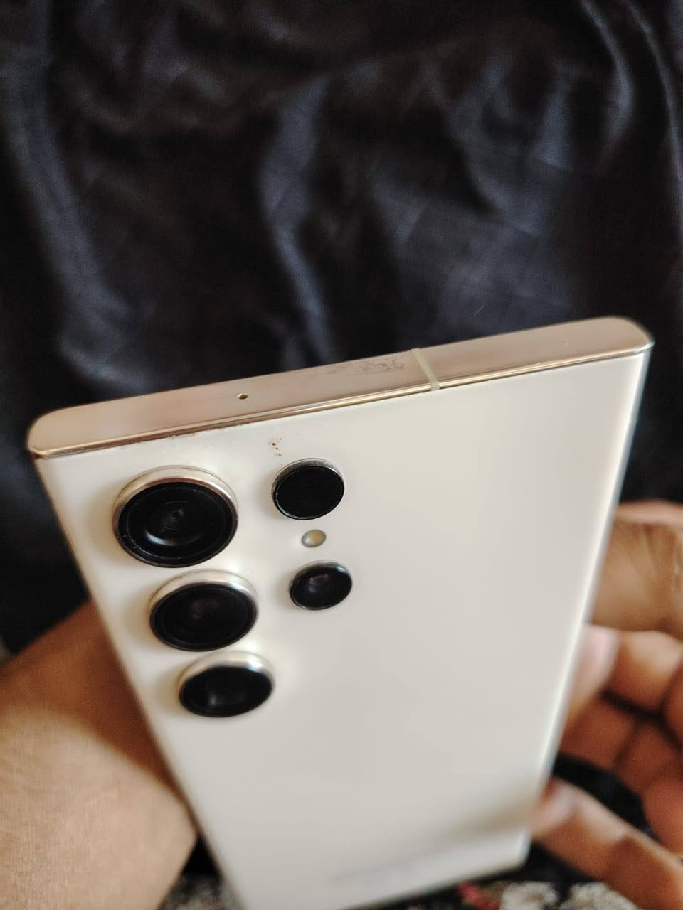 للبيع: سامسونج جالكسي S23 الترا (Samsung Galaxy S23 Ultra) 📱
الموديل: Samsung Galaxy S23 Ultra (نسخة الألترا) 
اللون: أبيض كريمي (Cream) أنيق ومميز جداً.
​السعر: 700 ألف دينار عراقي (سعر نهائي وقفل).
الجهاز شغال بالكامل وبحالة ممتازة وجاهز للاستخدام 
العنوان ومكان التواجد:
​كربلاء المقدسة - منطقة فريحة.
​📞 للتواصل والاستفسار مباشرة:
​يرجى الاتصال أو المراسلة عبر الواتساب على الرقم: ***********
