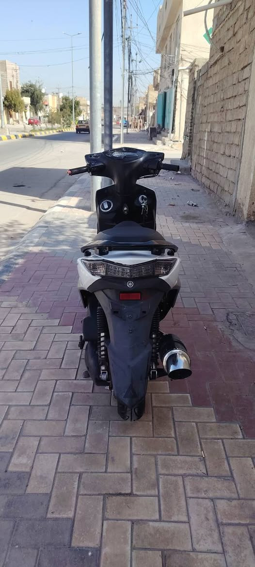 سلام عليكم سكنس ياباني بلاديه عل وضع شركه دراجه حلوه نضيفه ماناقصه شي صالنصه رياضي. المكينه نضيفه مامفتوحه سعر مليون و400 وبيه مجال مكاني حي العامل رقم *********** مامتواجد ع فيسبوك
