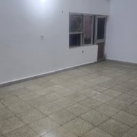 طابق ثاني للايجار في منطقة السيدية مجاور جامع الاقصى  يحتوي على 3 ثلاث...