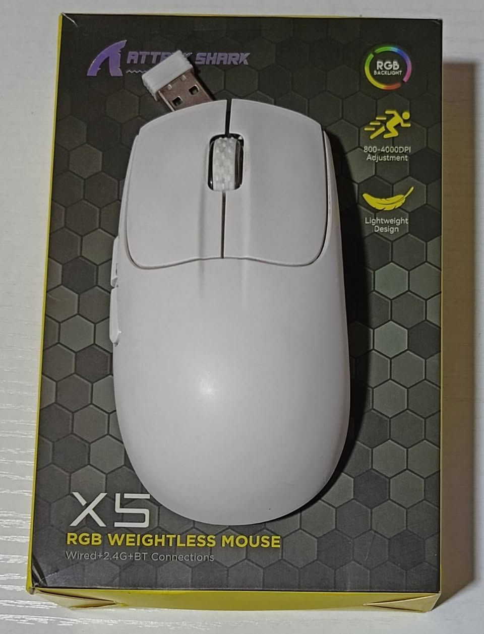 اكسسوارات للبيع 
keyboard aula f75 white ٦٠ الف
Mouse attack shark x5 ١٥ الف
Mousepad 90×40 ١٠ الف 
مواصفات الاكسسوارات
KEYBOARD AULA F 75 WHITE
حجم 75% (80 مفتاح)
 اتصال ثلاثي: Bluetooth + 2.4GHz + USB-C
ا Hot-Swap (تبديل السويتشات بدون لحام)
سويتش اخضر Gasket Mount صوت كريمي و استجابة 
ا RGB قابل للتخصيص
 بطارية 4000mAh
نوب (Knob) للتحكم بالصوت والإضاءة
 يدعم سويتشات 3 و 5 Pins
 MOUSE ATTACK SHARK X5
وزن خفيف حوالي 49 غرام
 حساس PixArt PAW3395
ا Polling Rate يصل إلى 1000Hz
 بطارية قابلة للشحن
 اتصال ثلاثي: سلكي + 2.4GHz + Bluetooth
 تصميم مريح لليد اليمنى واليسرى


**إذا كنت صاحب هذا الإعلان وتريد حذفه لأي سبب، رجاءا أرسل رسالة إلى الدعم الفني**