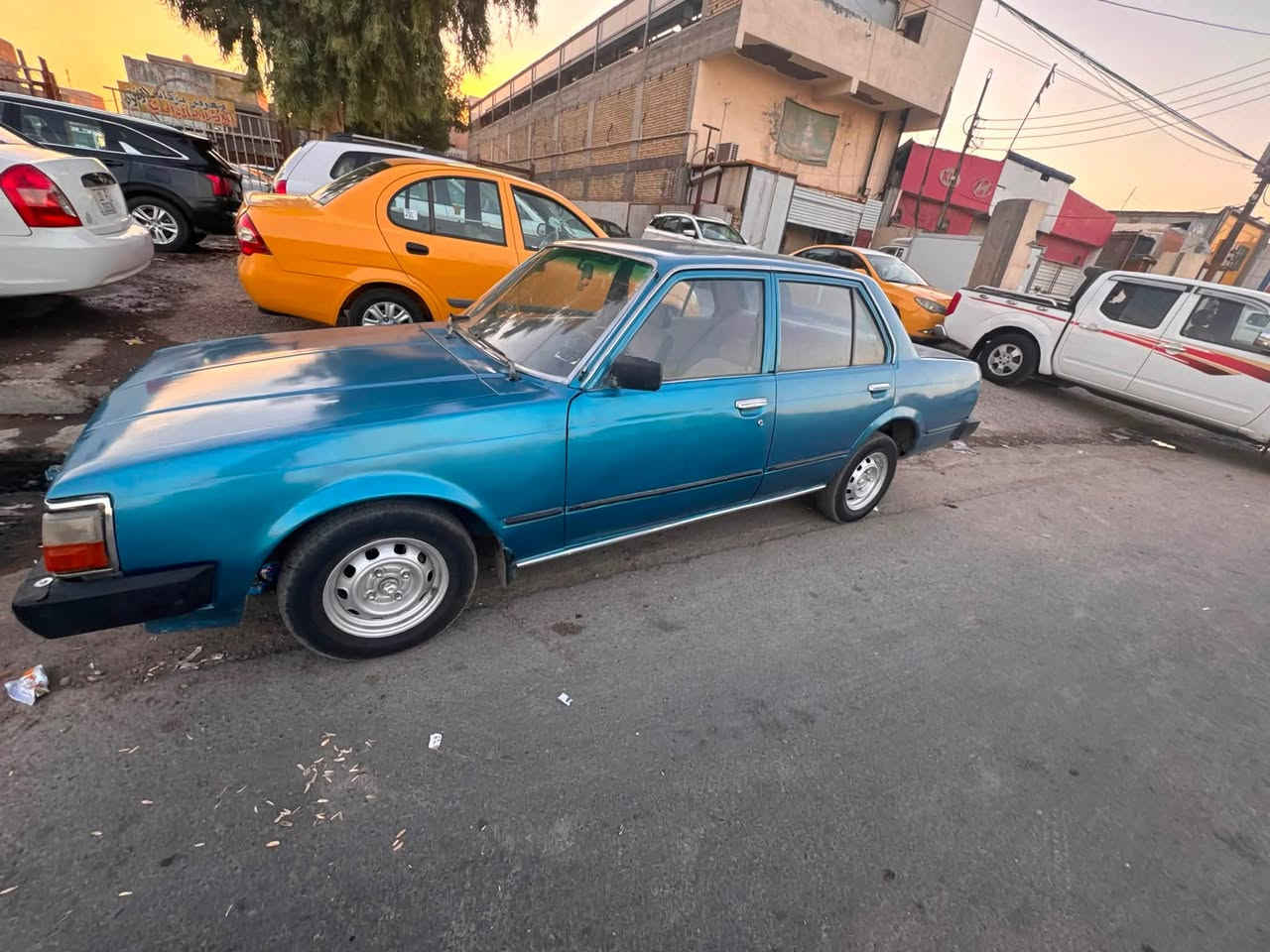 سلام عليكم 
كرونا 81 كير اوتو محرك اكسل تخم تاير صدر تبريد دواخل  خير من الله سنوية 31 هزه جديد باسمي رقم انبار الجديد مصبوغه للجمالية كاملة السيارة مكانها بغداد السياحي 
سعرها37 وبيها مجال للشراي 
للاتصال***********
