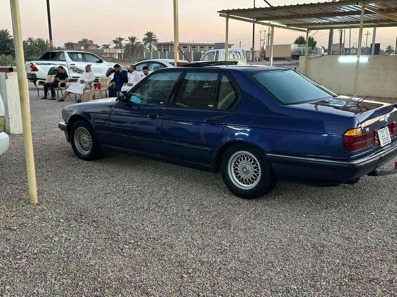 سلام عليكم 
للبيع بي ام دبليو موديل 1992 السيارة فول فول نقص برغي ما بيها مال جناي بي ام مالتي الخاصة الأصل 40 شادلها 44 مكينة السيارة رقم بغداد وهي بغداد السيارة كاملة كفاله عامة محرك كير كهربأيات شغل وطلع من البصرة الى دهوك 
سعر 77 بيها مجال لطيبين 
اتصل ما جاوب خاص 
 ***********
