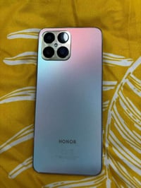 هونر x8 الذاكره 128 للعشئويه 6 بطاريه 5000 شاحن 33واط جهاز مكفول كفاله...