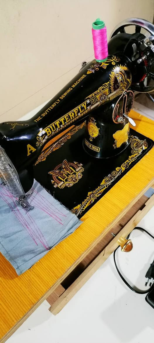 فراشة🦋 هندي شغاله تخيط جميعالاقمشة  نضيفه حيل 75 مع توصيل
***********)
***********
