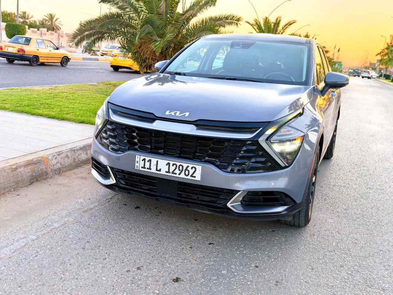 للبيع سياره كيا سبورتج موديل 2023 السياره فولل للاخير فئة ال Ex حادثه جاملغ والبنيد سطحي وخفيف بدون شواصي راديترات نفسهن مامليوحه وجاملغ خلفي بيه  ثلاث قطع صبغ  رقم بغداد دولي بأسمي مواصفاته رادار خلفي وامامي وجانبي حساس خلفي تحكمات ستيرن شاشه متصله قطعتين تبريد بصمه تشغيل عن بعد اوتو هولد سعد بريك دكمه وضعيات قياده تدفئه كشنات كشنات جلد تدفئه ستيرن تحديد مسار وقياده ذاتيه وهواي بعد بيها مواصفات السياره مكاني كربلاء السعر 178 للتواصل على ارقام التاليه 
***********///***********
