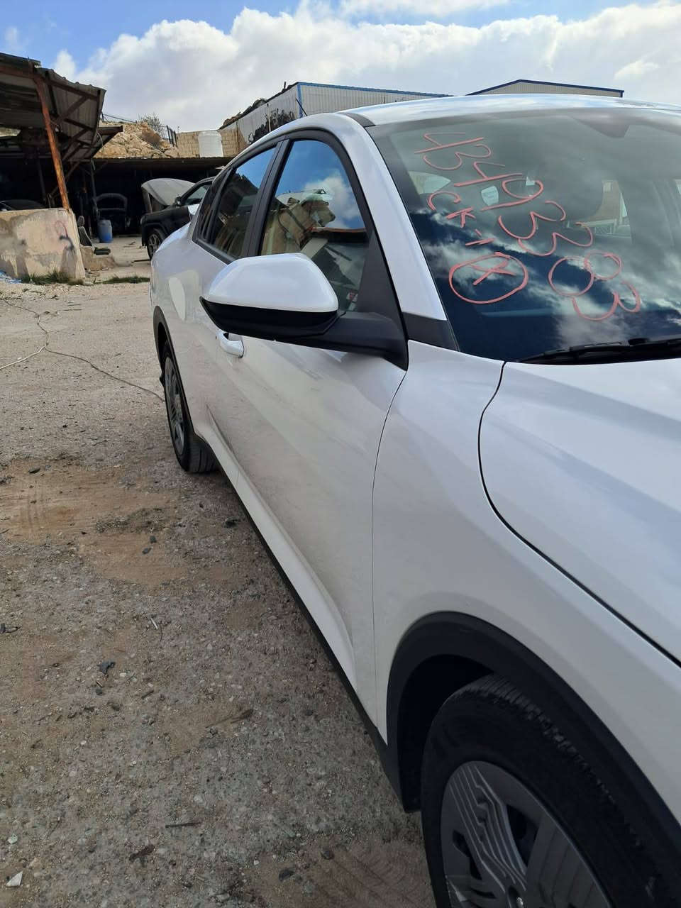 سلام عليكم البيع كيا K4 وارد امريكي موديل2025 لون أبيض بدون دواخل وبدون أي ايرباك 
المواصفات:
 بصمة / هندبريك دكمة /   لايت LED  / مكينة 2000 دوش / شاشة كبيرة متصلة ديجتال / اوتو هولد / LED امامي وخلفي / قيادة ذاتية / كامرة دوارة / رادار تعديل مسار / اوتو بريك / رادار جانبي / مود درايف / تحكم ستيرن / كروس سرعة /مانع انزلاق / بلوتوث / اواكس / USB
سياره، حاليا ب عمان منطقه الحرة تدخل حرة او كتاب شهداء عنوان بغداد عنوان نقل شارع فلسطين شركة ناقل الفضي قرب نادي تركمان استفسار اتصل
***********
