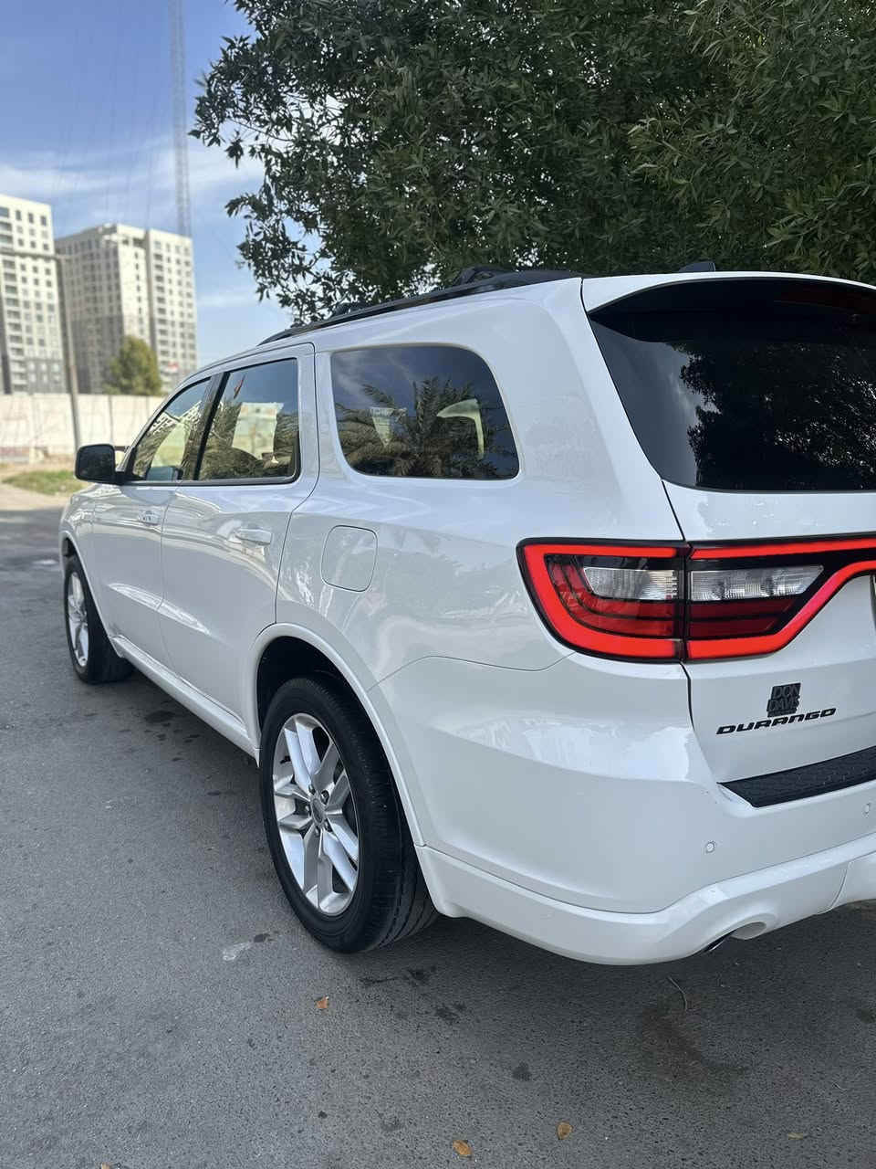 دوج دورانگو جي تي بلاص اصل
بلاك اديشن فول فول مواصفات ١/١ موديل 2023 وارد امريگي ضرر جدا بسيط اخت الكلين فقط ( قبغ الصندوق جزء منه فق ) وباقي كفاله عامه بجم كبس شركة ( بدون ايرباك ) برغي ممفتوح بالبدي ابد رقم بغداد ( سنويه باسمي  ) وهزه وفحص جديد السياره حرفيا ع وضع الشركه كير مكينه حداديه كله لوك البدي ولابرغي مفتوح بيها ابد بشرط ماشي 45 غراضها البلاديه كله وياها موجوده ( بصمتين شركة ) كتلوكاتها ارضياتها بلجيس ممفتوحه السياره بدون اي نقص كلشي بيه بلاد بدون اي فتح وبيه سونار من بدي كار جديد و
مواصفات ….
_________________________________________
بصمة
سلايد 
رادار امامي
داخل جلد ميتط احمر
كشنات الاماميه كهرباء
تدفئه وتبريد بالكشنات الاماميه
تدفئه بالكشنات الخلفيه
خزن ميموري السايق 
مري قلاب ع بك
جنطه كهرباء
رادارات جانبية
نظام خروج من المسار وقياده اليه 
استرين ميموري وكهرباء
دركه حرف D مال GT
كشنات الخلفيه متصل 
تجاوي كهرباء
اوتو استوب خلفي 
حساسات اماميه
حساسات خلفيه
شاشه كبيره حجم 10.5 أنج تجي بس بالفول جميع الاوبشنات مفتوحه + خرائط GPS
شاحن لاسلكي 
كير ٨ نمر 
شفتات استرين
كامره خلفيه دواره فول HD
نظام ايكو 
دكمة سبورت
تشغيل عن بعد
نظام اطفاء محرك عند وقوف لفتره طويله
تبريد مركزي اكيد 
نظام تراكشن 
ويل كب حجم 20 اصل 
مري وسطيه والجوانب معتم
نظام ترحيب 
كشافات زينون 
اخوان اغلب مواصفات كتبتها للتوضيح حتى العالم تعرف فول شنو  السياره مثل مذكرت طخته فقط بسيطه بقبغ صندوق وكرر بدون ايرباك وبدون اي نقص وراح ارفق 
رقم تلفوني ***********
